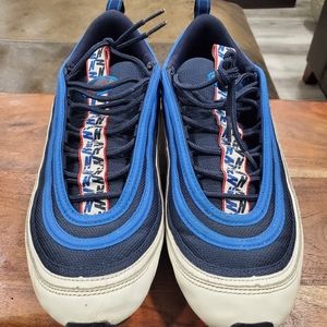 Selling a pair of Nike air max 97 sneakers